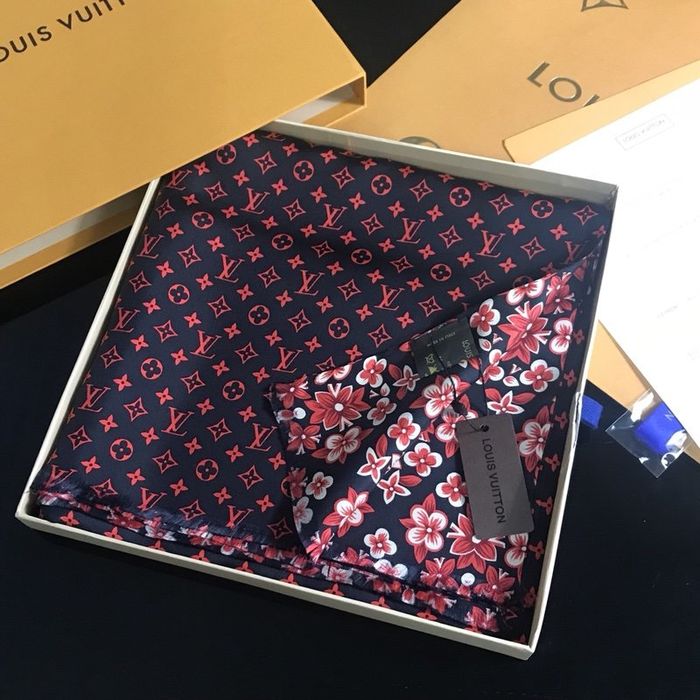 Louis Vuitton Scarf LVS00040